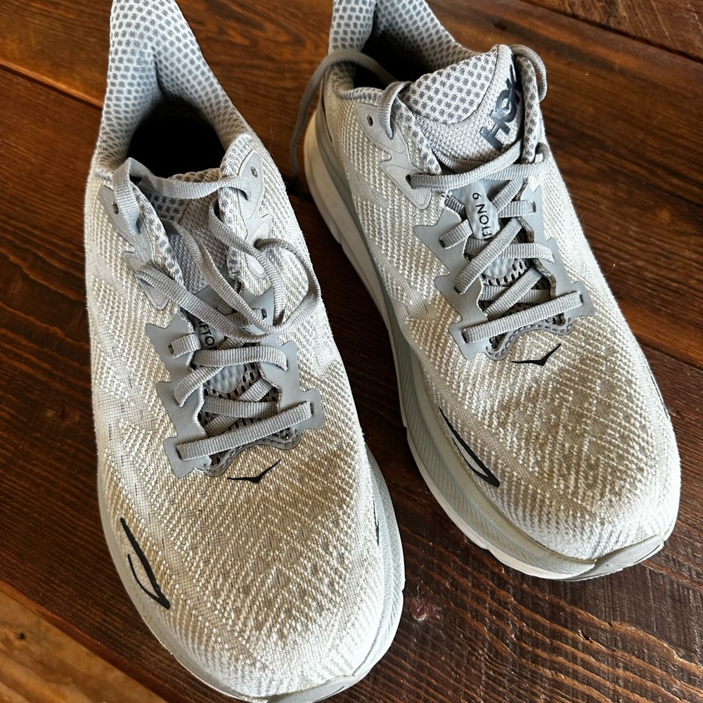 Men’s Hoka Clifton 9.5 Gray Running Shoes